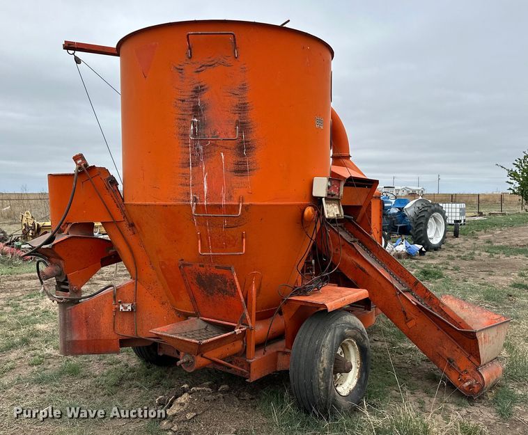 image for item OI9015 Wetmore 888 feed mixer