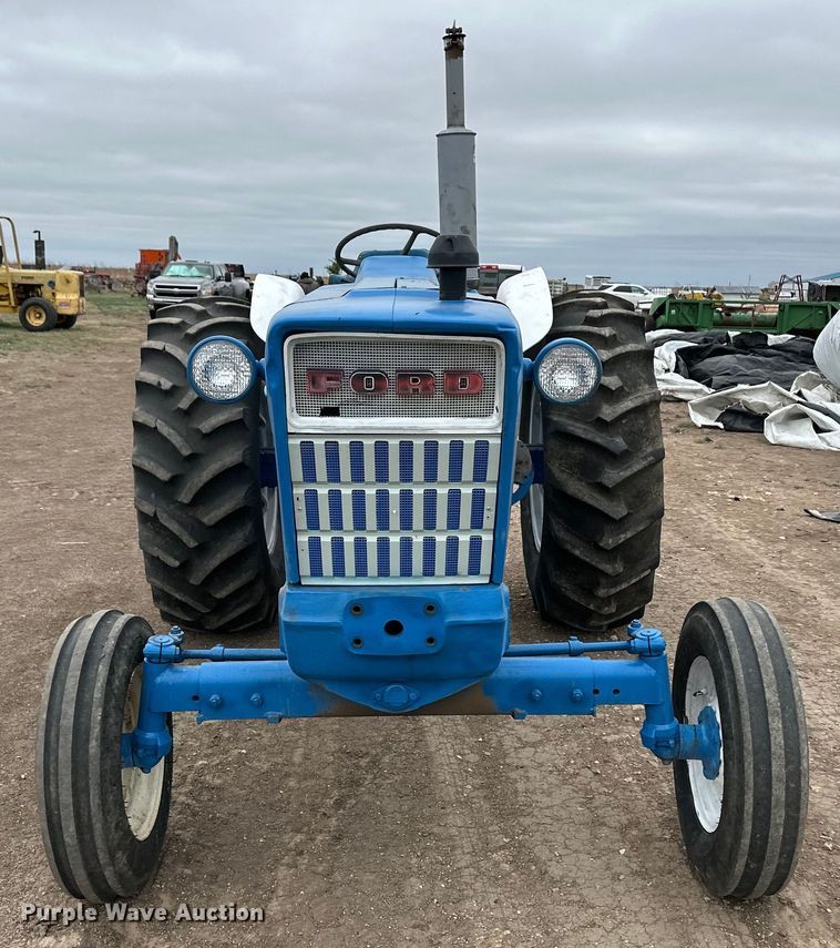 image for item OI9016 1974 Ford 5000 tractor