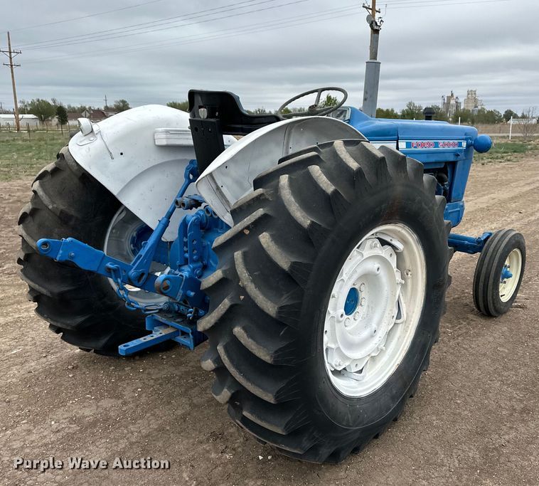 image for item OI9016 1974 Ford 5000 tractor