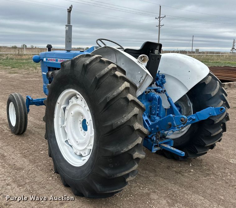 image for item OI9016 1974 Ford 5000 tractor