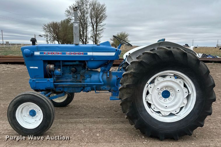 image for item OI9016 1974 Ford 5000 tractor