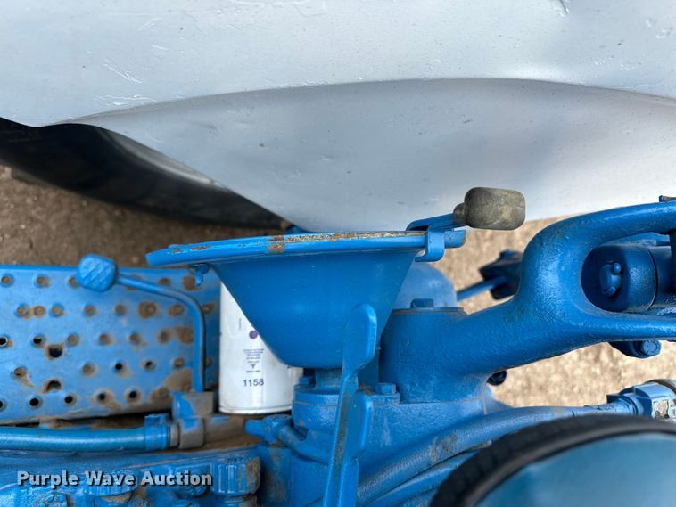 image for item OI9016 1974 Ford 5000 tractor