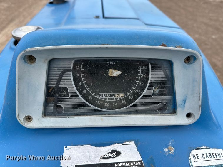 image for item OI9016 1974 Ford 5000 tractor