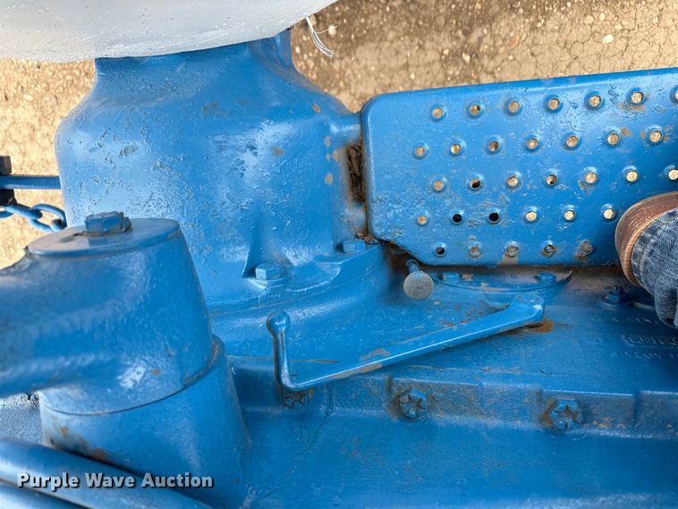 image for item OI9016 1974 Ford 5000 tractor