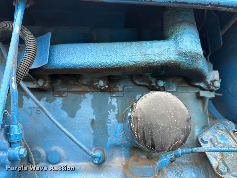 image for item OI9016 1974 Ford 5000 tractor