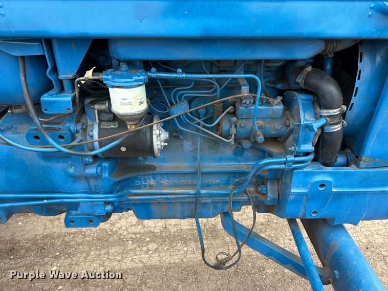 image for item OI9016 1974 Ford 5000 tractor