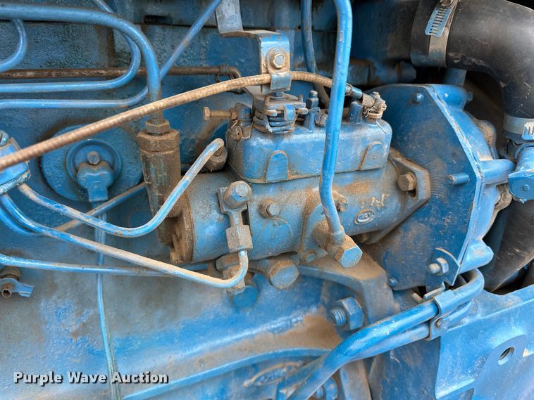 image for item OI9016 1974 Ford 5000 tractor