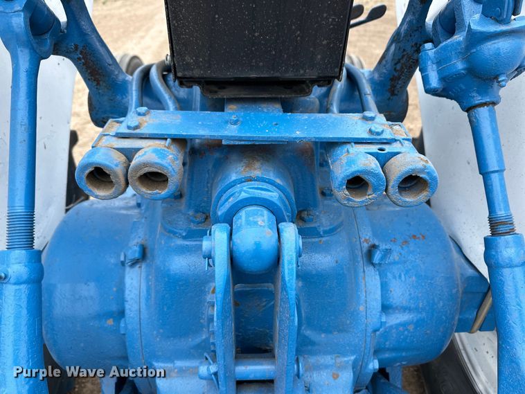 image for item OI9016 1974 Ford 5000 tractor