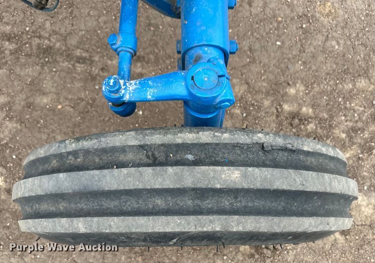 image for item OI9016 1974 Ford 5000 tractor