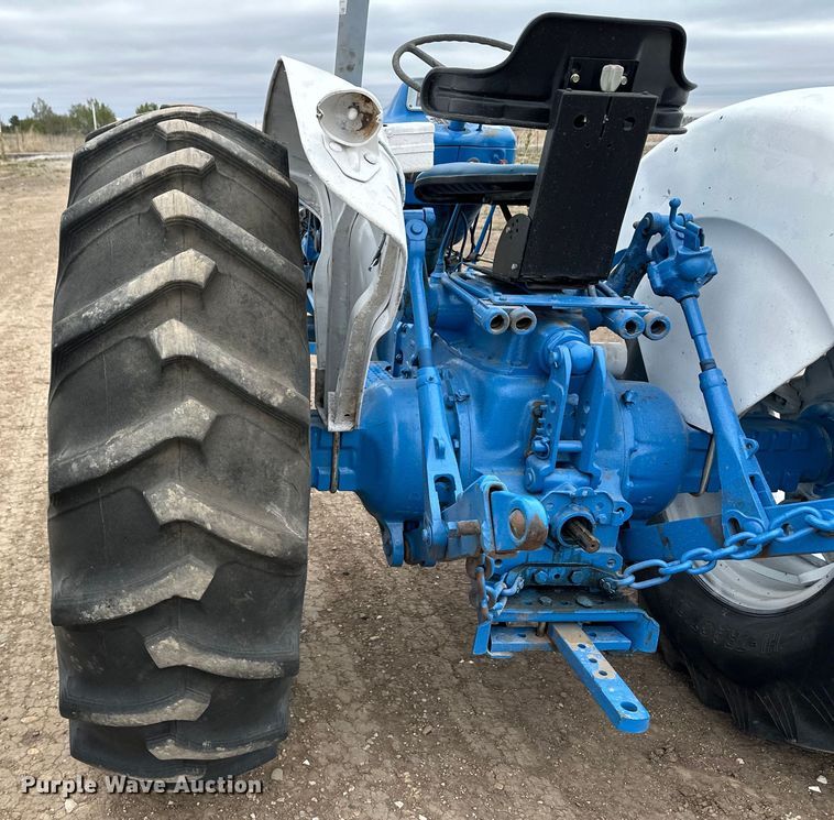 image for item OI9016 1974 Ford 5000 tractor