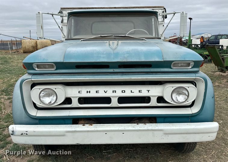 image for item OI9017 1962 Chevrolet 60 grain truck