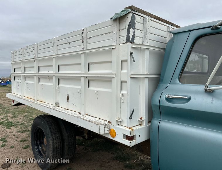 image for item OI9017 1962 Chevrolet 60 grain truck