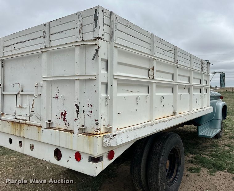 image for item OI9017 1962 Chevrolet 60 grain truck