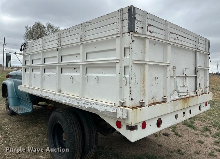 image for item OI9017 1962 Chevrolet 60 grain truck
