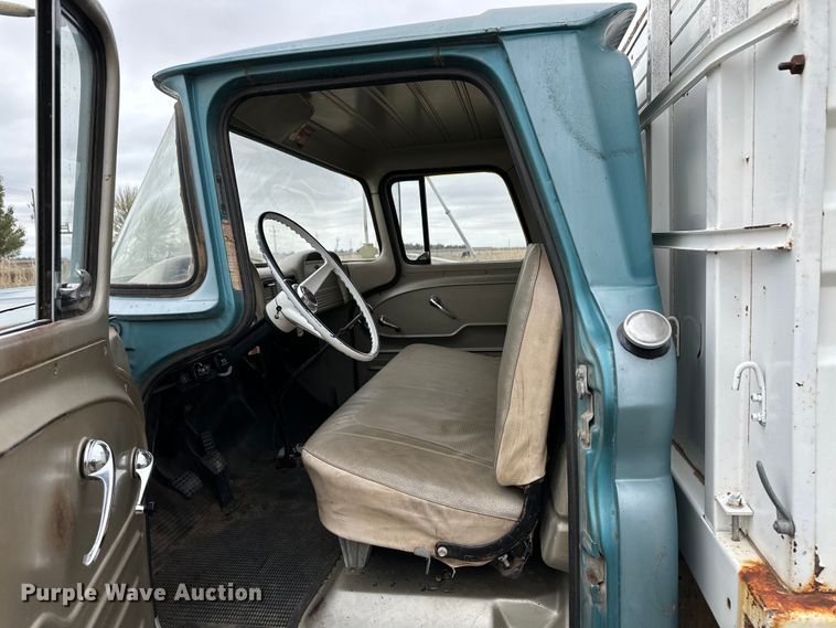 image for item OI9017 1962 Chevrolet 60 grain truck