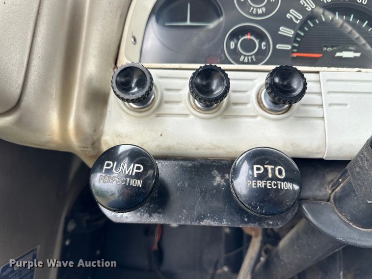 image for item OI9017 1962 Chevrolet 60 grain truck