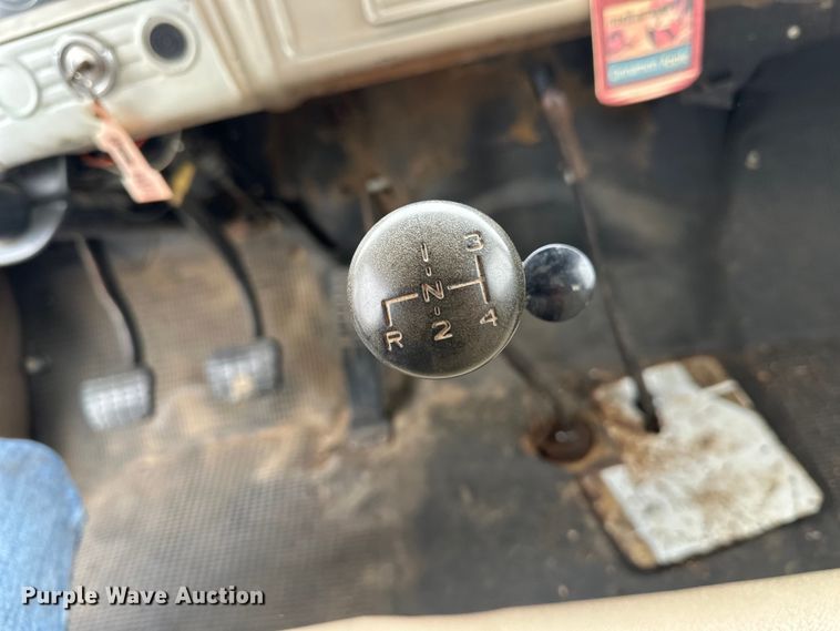 image for item OI9017 1962 Chevrolet 60 grain truck