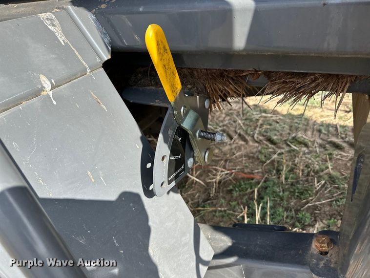 image for item OI9300 2014 Massey Ferguson 2270 large square baler