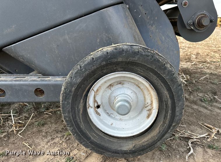 image for item OI9300 2014 Massey Ferguson 2270 large square baler