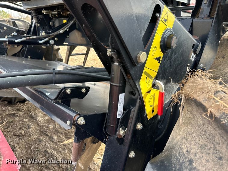 image for item OI9301 2016 MacDon M205 swather / windrower