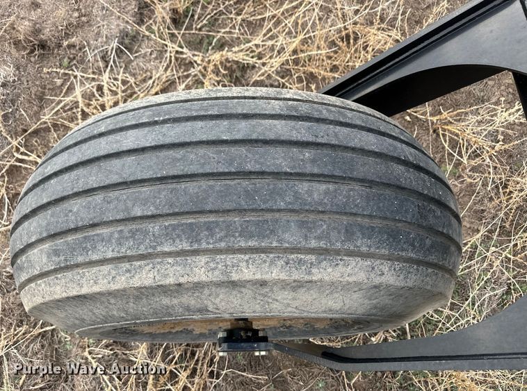 image for item OI9301 2016 MacDon M205 swather / windrower