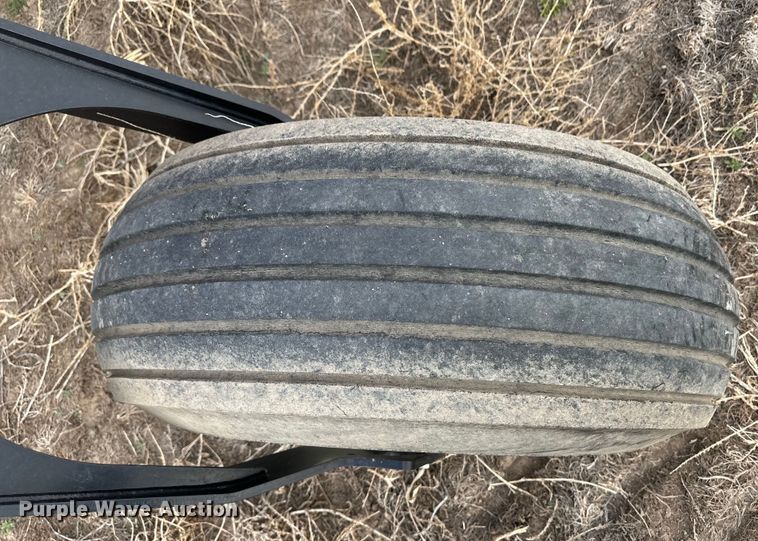 image for item OI9301 2016 MacDon M205 swather / windrower