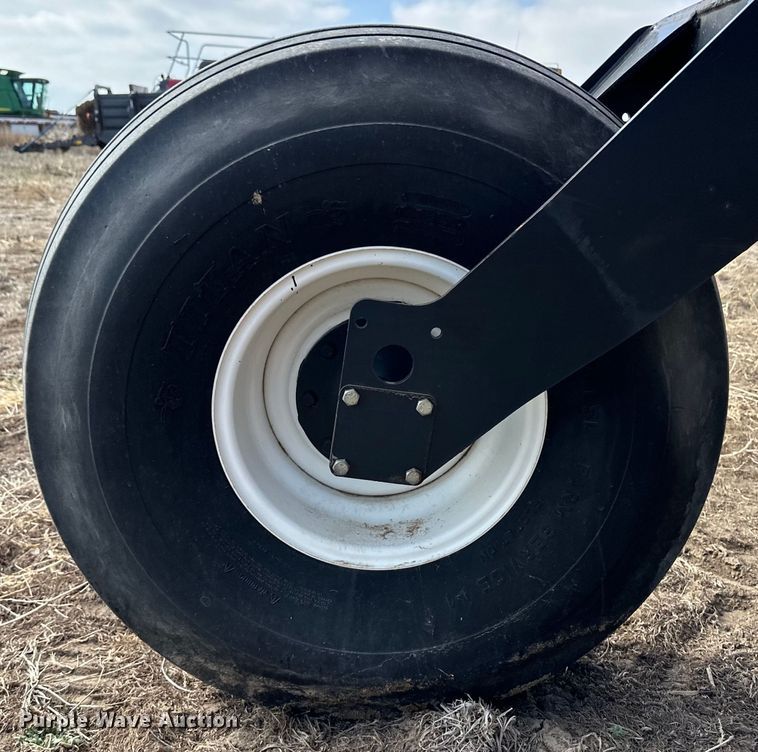 image for item OI9302 2013 MacDon M155 swather / windrower