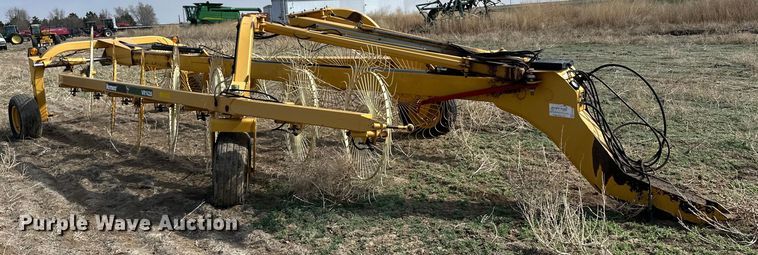 image for item OI9304 2011 Vermeer VR1428 hay rake