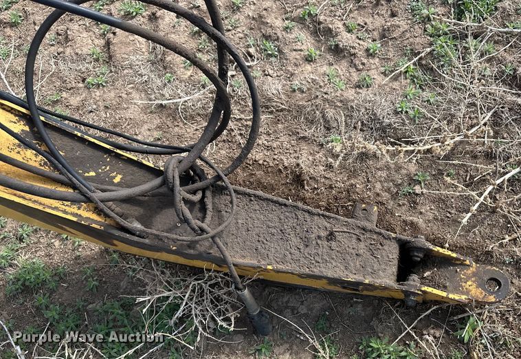 image for item OI9304 2011 Vermeer VR1428 hay rake