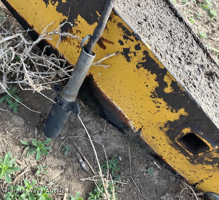 image for item OI9304 2011 Vermeer VR1428 hay rake