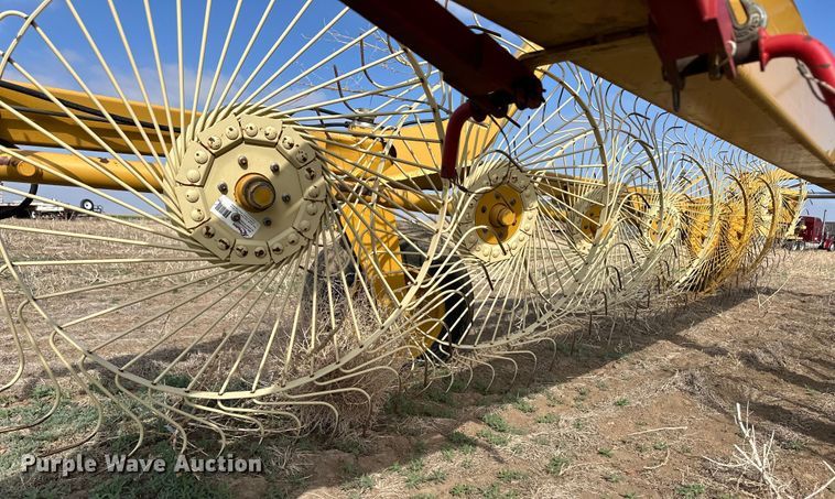 image for item OI9304 2011 Vermeer VR1428 hay rake