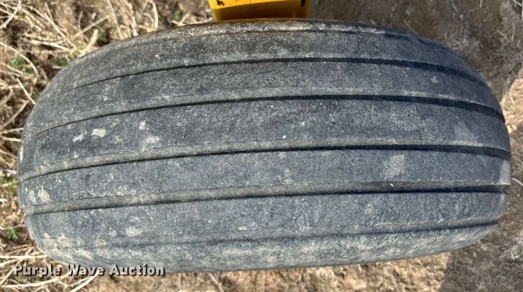 image for item OI9304 2011 Vermeer VR1428 hay rake