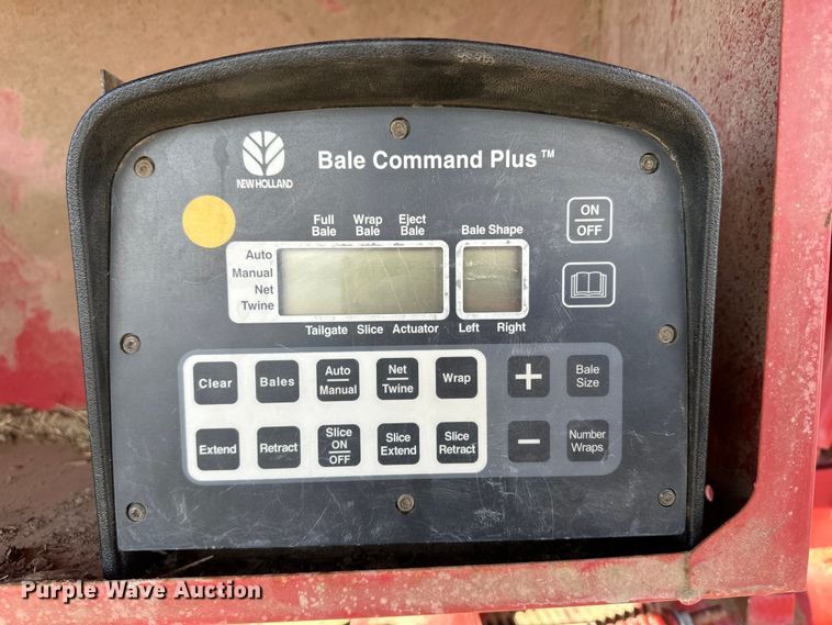 image for item OI9341 2003 New Holland BR780 round baler