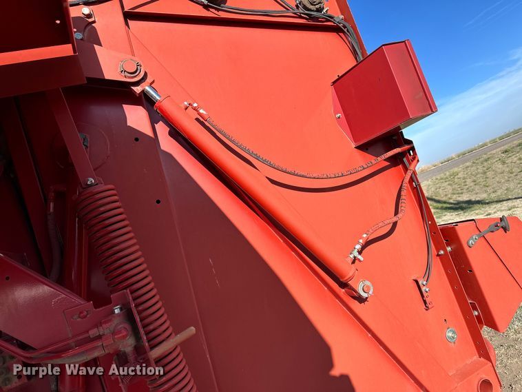 image for item OI9341 2003 New Holland BR780 round baler