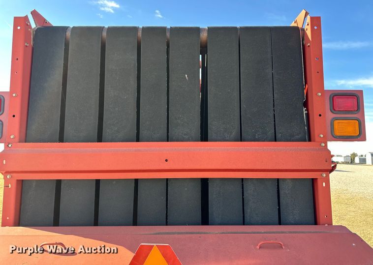 image for item OI9341 2003 New Holland BR780 round baler