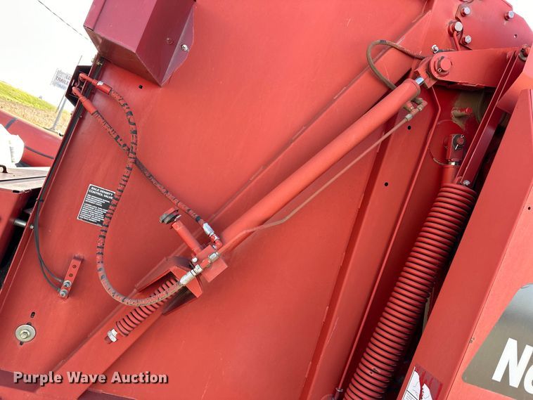 image for item OI9341 2003 New Holland BR780 round baler