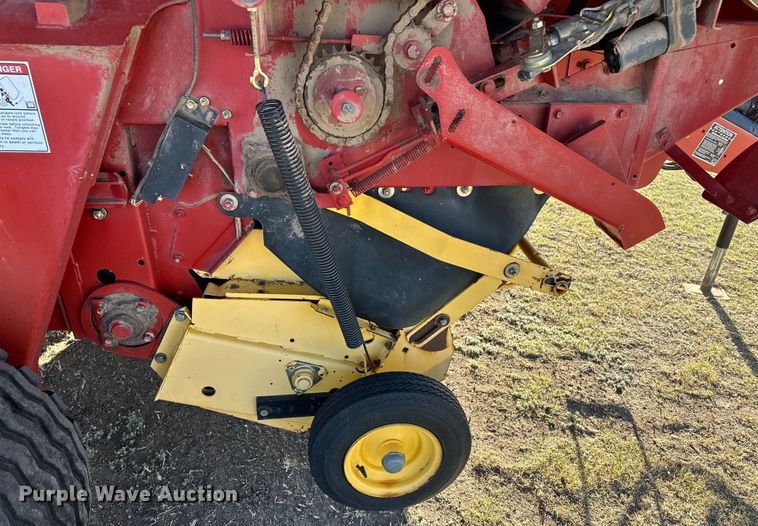 image for item OI9341 2003 New Holland BR780 round baler