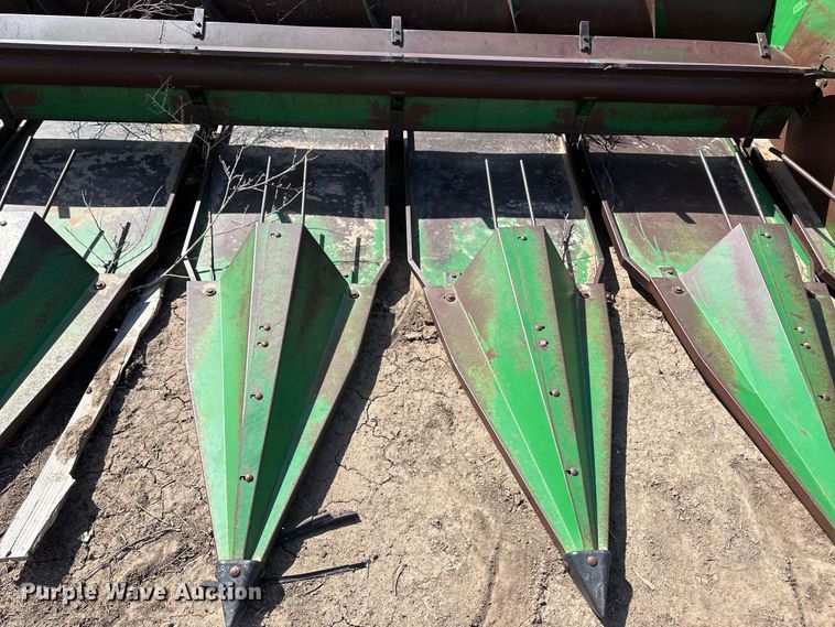 image for item OI9342 John Deere 930 rigid head