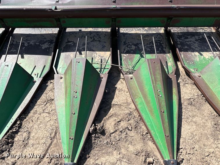 image for item OI9342 John Deere 930 rigid head