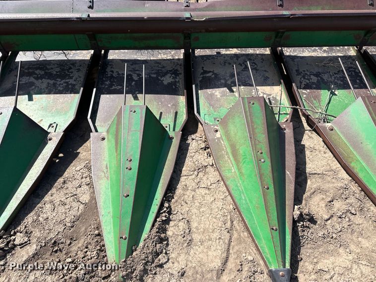 image for item OI9342 John Deere 930 rigid head