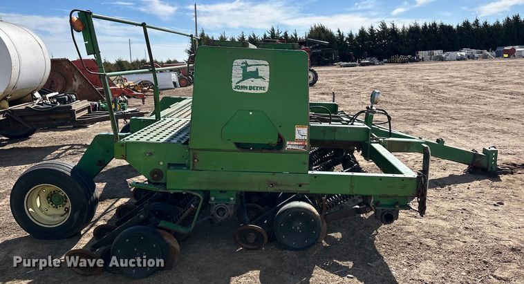 image for item OI9356 John Deere 750 grain drill