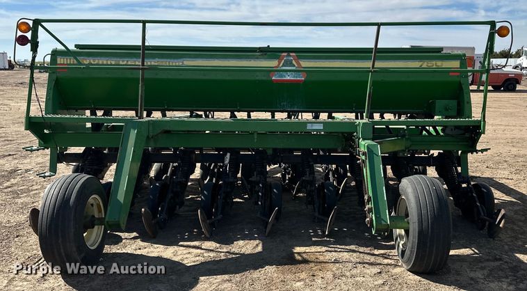 image for item OI9356 John Deere 750 grain drill