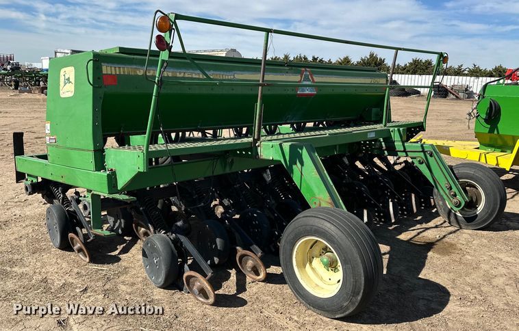 image for item OI9356 John Deere 750 grain drill