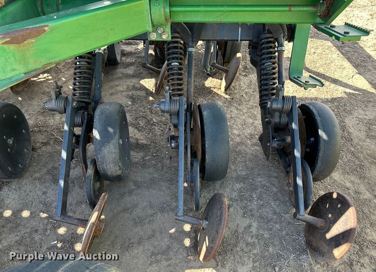 image for item OI9356 John Deere 750 grain drill