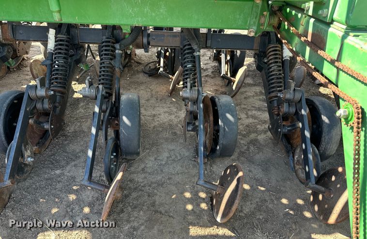 image for item OI9356 John Deere 750 grain drill