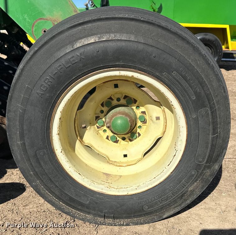image for item OI9356 John Deere 750 grain drill