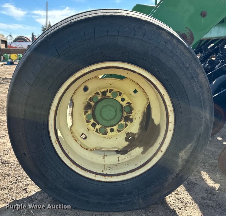 image for item OI9356 John Deere 750 grain drill