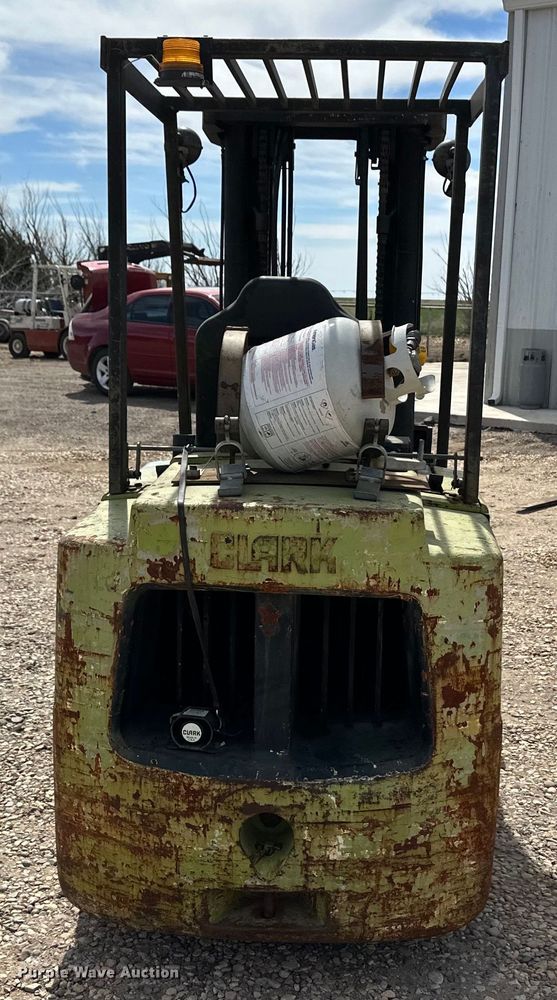 image for item OI9375 Clark C500 forklift