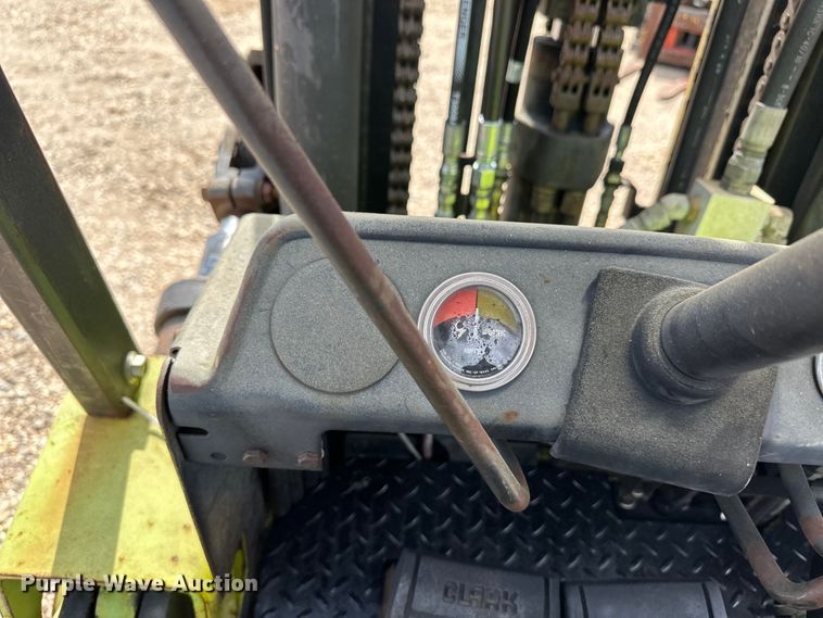 image for item OI9375 Clark C500 forklift
