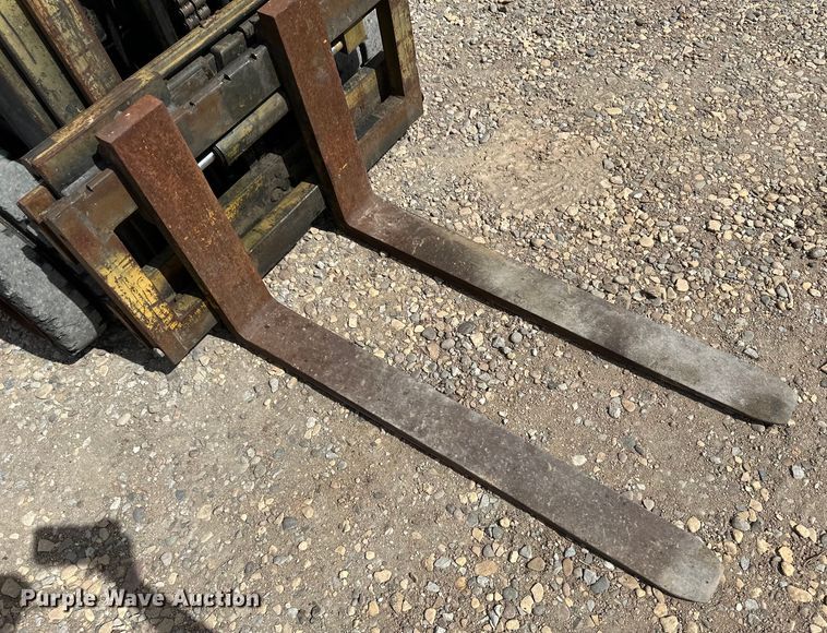 image for item OI9375 Clark C500 forklift